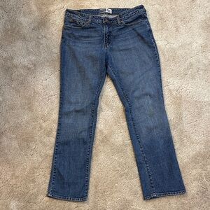 Signature Levi’s midrise straight jeans